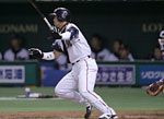 先制タイムリーの今江選手 imae.jpg